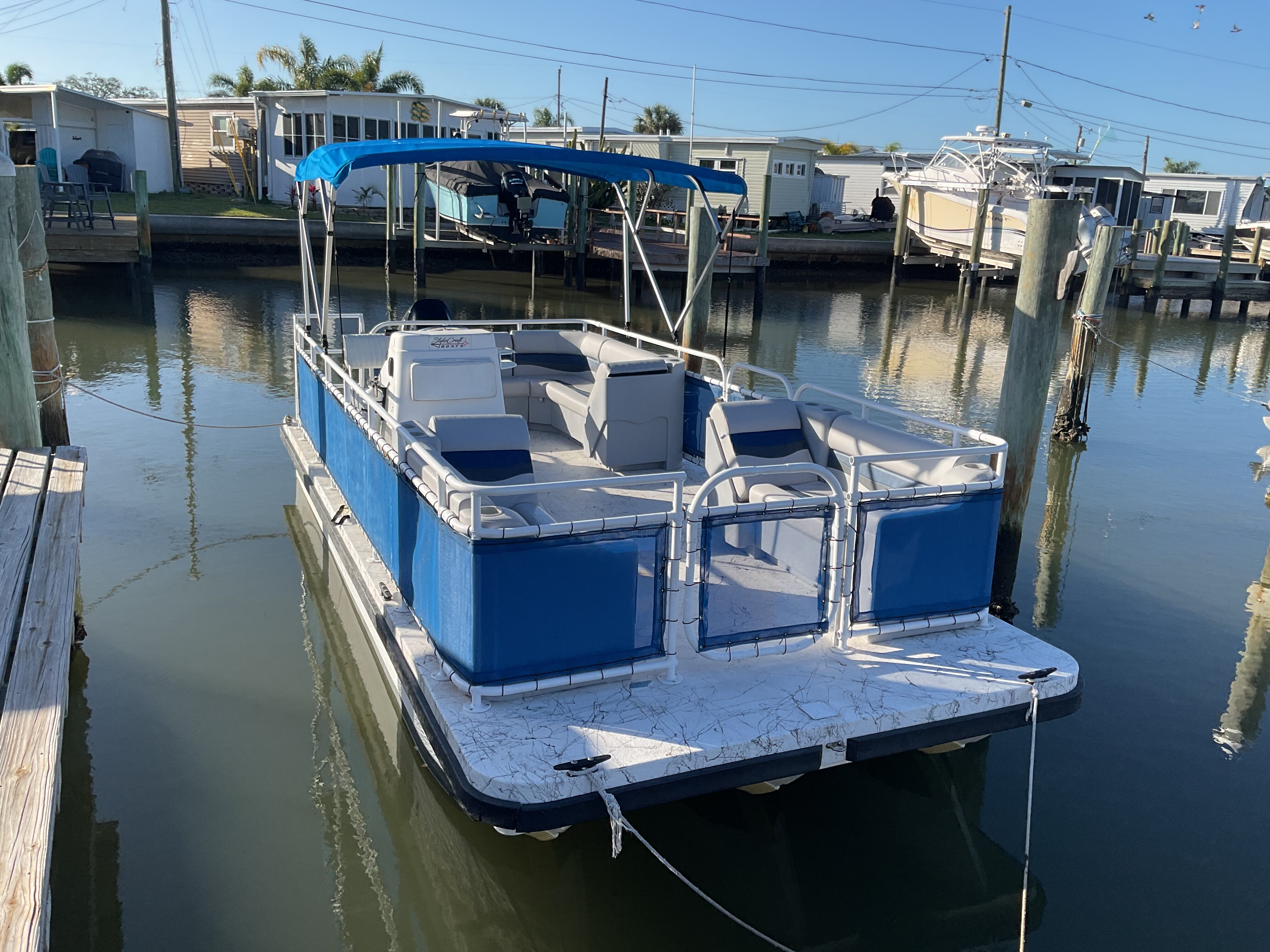 2017 22 ft Sweetwater Pontoon Boat with a 90 HP Yamaha Outboard